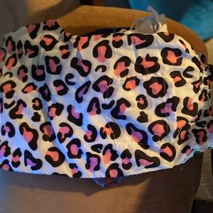 Cute board shorts pocket in back